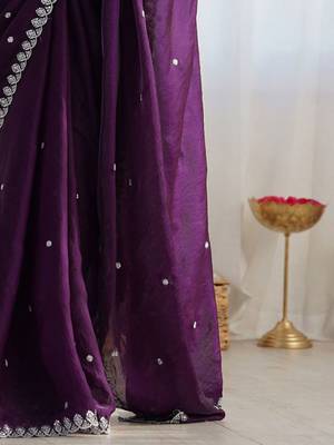 Purple ethnic motifs embroidered bagh saree 4