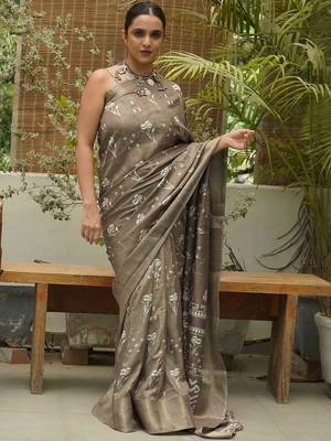 Beige women beige sarees 1