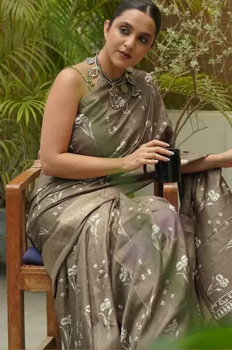 Beige women beige sarees
