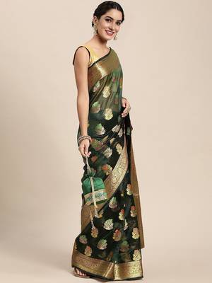 Green ethnic motifs zari organza banarasi saree 4