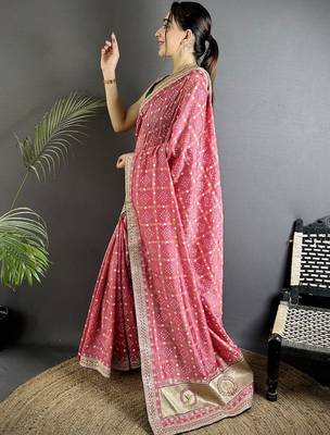 Pink bandhani zari silk blend handloom bandhani saree 2