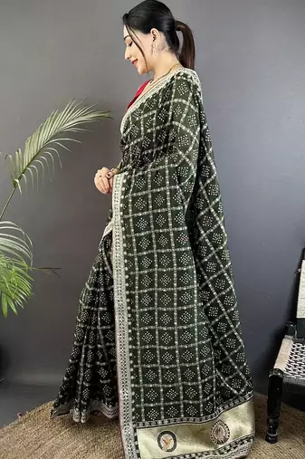 Green sequinned silk blend handloom bandhani saree