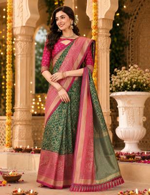 green jacquard saree with silver zari weaving     elegant party wear ethnic saree 5