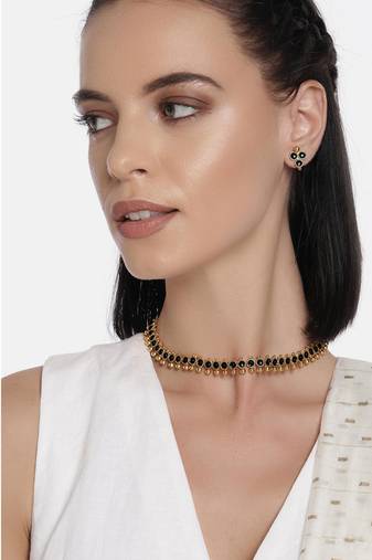 Women's black choker necklace with stud earrings for women temple