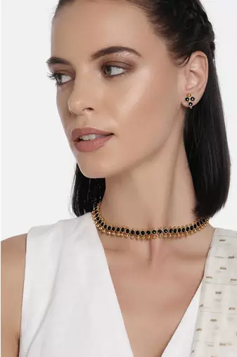Women's black choker necklace with stud earrings for women temple
