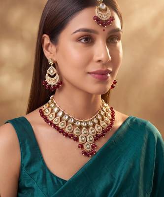 Maroon kundan ethnic necklace earrings maangtikka set for women 1