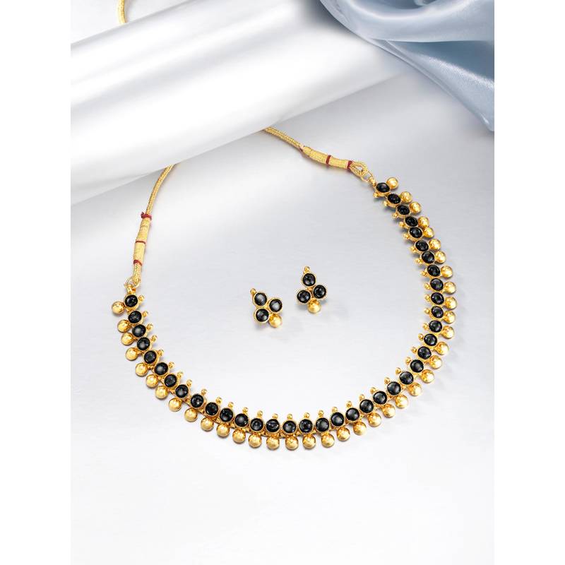 Women's black choker necklace with stud earrings for women temple