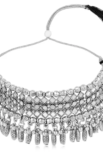 Women's synthetic stone studded choker necklace dangle earrings & maangtikka