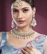 Women's kundan choker necklace dangle earrings & maangtikka bharatanatyam