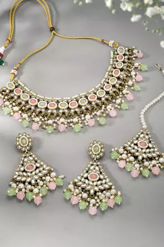 Women's kundan choker necklace dangle earrings & maangtikka bharatanatyam