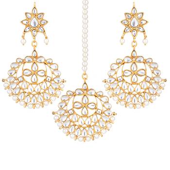 Women's kundan pearl white chandbali earrings with maang tikka jewelry set 1