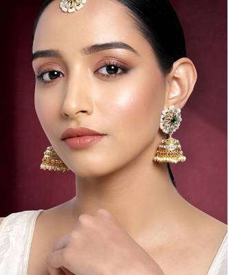 Women's kundan pearl jhumki earrings with maang tikka bollywood jewelry set 1