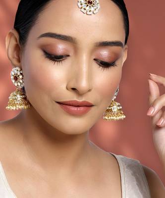 Women's kundan pearl jhumki earrings with maang tikka bollywood jewelry set 1