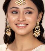 Women's faux kundan beaded maang tikka earrings set jewelry off white
