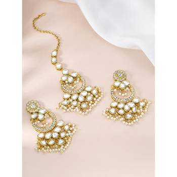 Women's faux kundan beaded maang tikka earrings set jewelry off white 3