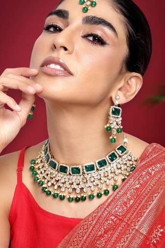 Women's green crystal choker necklace earring maang tikka bharatanatyam