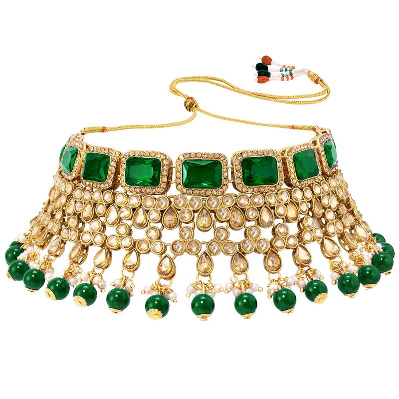 Women's green kundan studded choker necklace earrings maang tikka