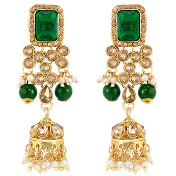 Women's green kundan studded choker necklace earrings maang tikka 5