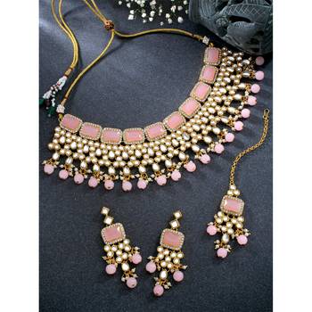 Women's pink kundan choker necklace dangle earring & maang tikka 1