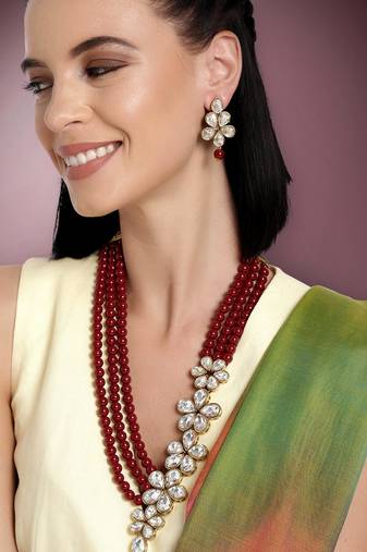 Women's floral crystal pearl necklace with drop earrings jewelry set