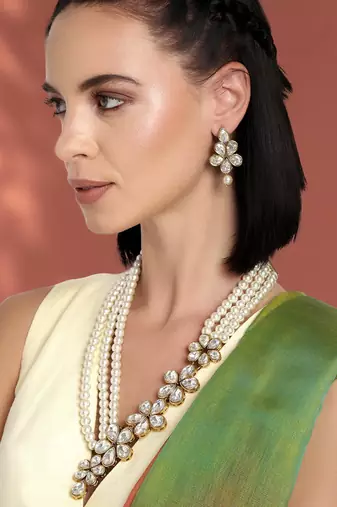 Women's floral crystal pearl necklace with drop earrings jewelry set
