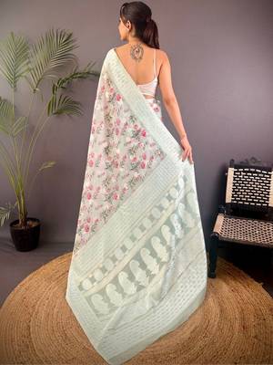 Sea green floral embroidered silk blend banarasi saree 3