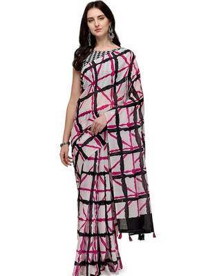 White geometric printed saree 1