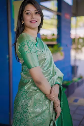 Green floral zari silk blend saree