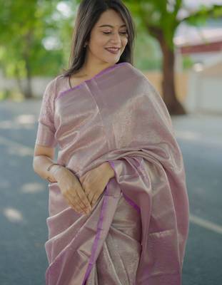 Lavender woven design zari silk blend handloom saree 4