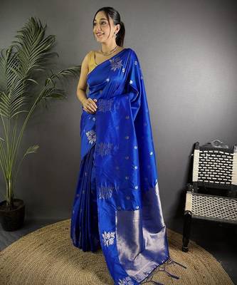 Navy blue woven design saree with blouse piece 1