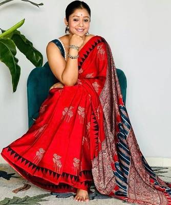 Rust floral satin block print saree 4