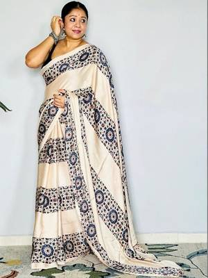 Cream ethnic motifs satin block print saree 1