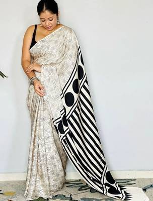Off white ethnic motifs satin block print saree 4
