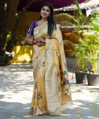 Cream woven design zari paithani saree 4