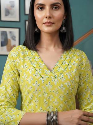 Yellow printed straight co-ords set for women 2