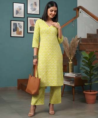 Yellow printed straight co-ords set for women 5