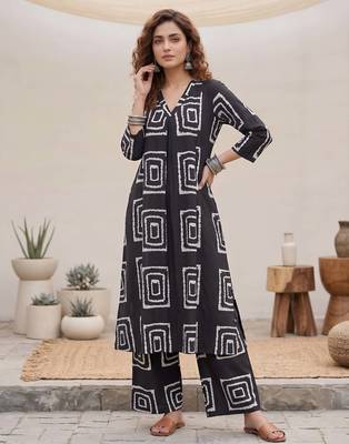 Black printed rayon co-ord set for women 3