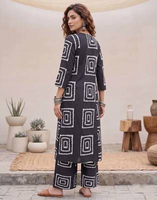 Black printed rayon co-ord set for women 4