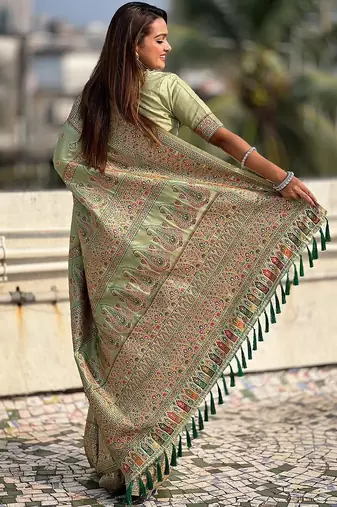 Green woven design pashmina saree with unstitched blouse piece