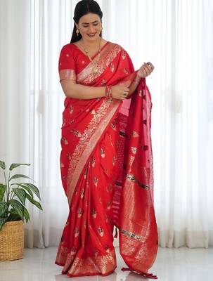 Red women ethnic motifs zari banarasi saree 3
