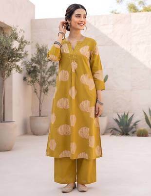 Yellow printed straight co-ords set for women 4