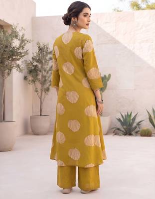 Yellow printed straight co-ords set for women 5