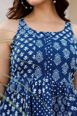 Women navy blue printed co-ord set 2