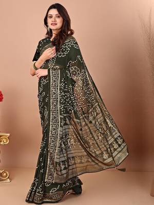 Green bandhani printed chiffon saree 2