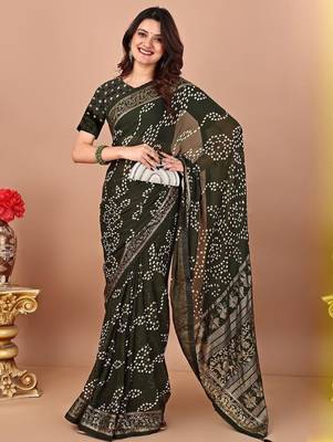Green bandhani printed chiffon saree 4