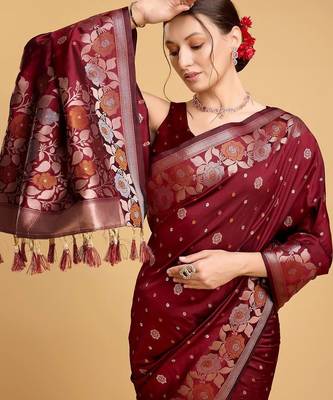 Maroon floral woven design saree with unstitched blouse piece 2