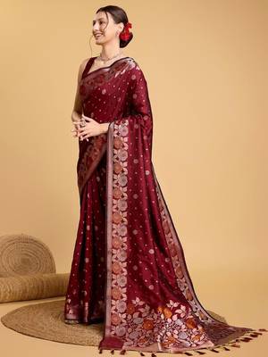 Maroon floral woven design saree with unstitched blouse piece 3