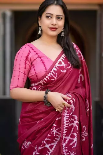 Maroon batik printed chanderi saree with unstitched blosue piece