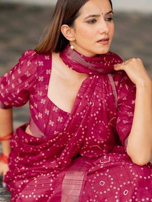 Pink pink printed silk blend bandhani sarees 2
