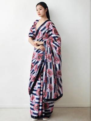 Pink floral print saree with unstitched blouse piece 2